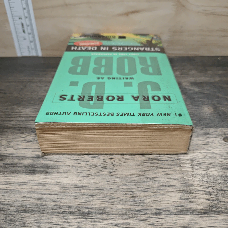 Strangers in Death - J.D. Robb รูปที่ 4