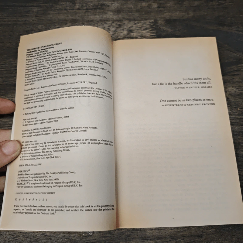 Strangers in Death - J.D. Robb รูปที่ 6
