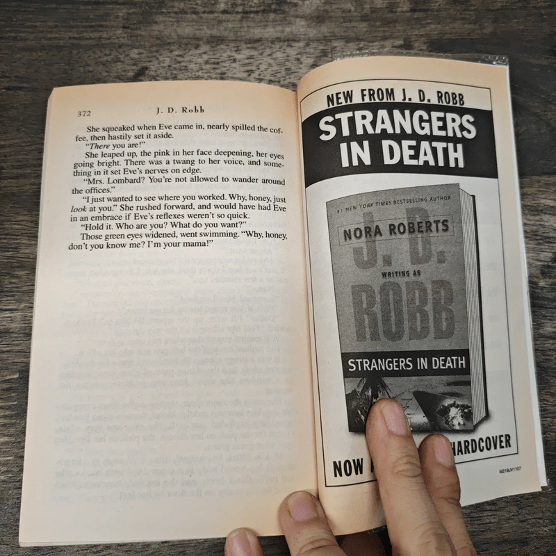 Origin in Death - J. D. Robb รูปที่ 8