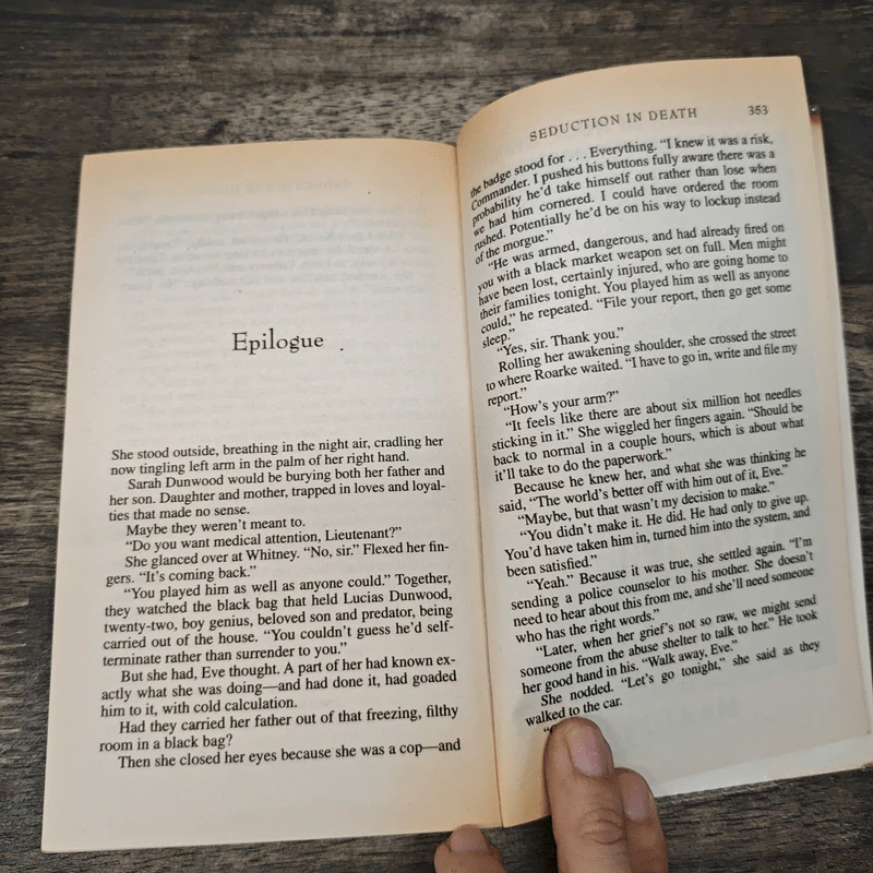 Seduction in Death - J.D. Robb รูปที่ 8