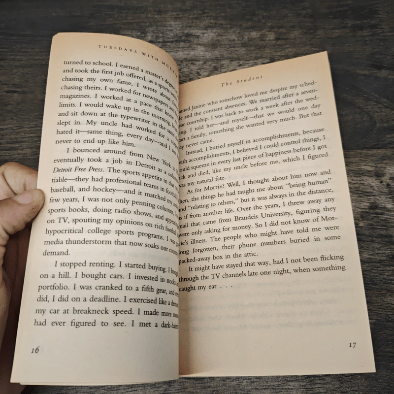 Tuesdays with Morrie - Mitch Albom รูปที่ 8