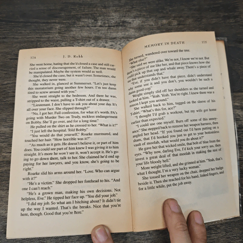 Memory in Death - J.D.Robb รูปที่ 8