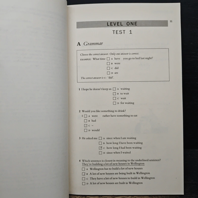 Penguin English Tests Book 4 - Jake Allsop รูปที่ 8