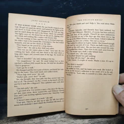 The Pelican Brief - John Grisham รูปที่ 8