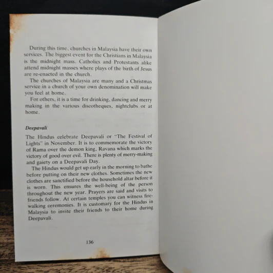 หนังสือ Malay Phrase Book for Tourists - Hj Ismail Ahmad, Andrew Leonki รูปที่ 9