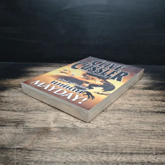 Mayday! - Clive Cussler, สุวิทย์ ขาวปลอด รูปที่ 4