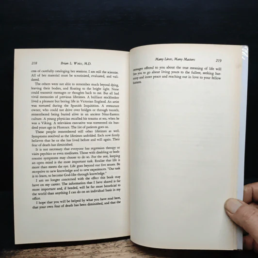 Many Lives,Many Masters - DR Brian Weiss รูปที่ 8