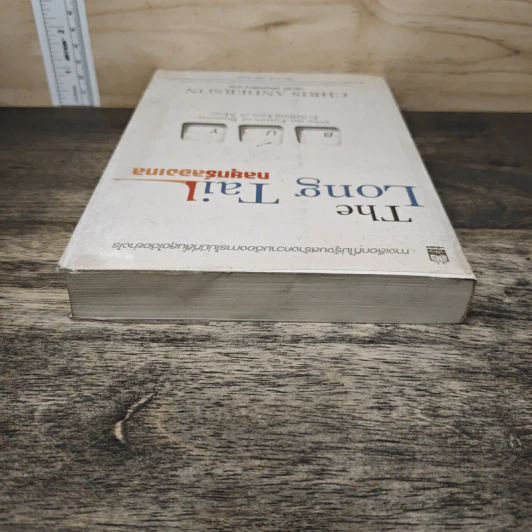 The Long Tail กลยุทธ์ลองเทล - Chris Anderson, ประวัติ เพียรเจริญ รูปที่ 4