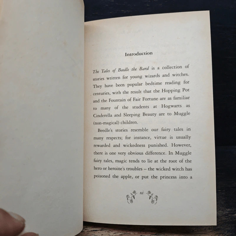 The Tales of Beedle the Bard - J. K. Rowling รูปที่ 8