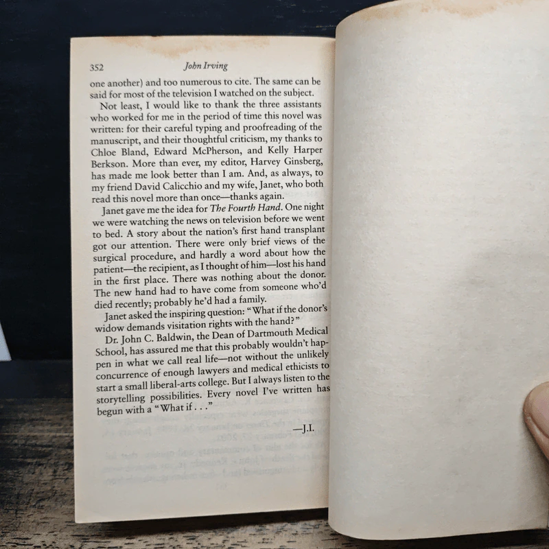 The Fourth Hand - John Irving รูปที่ 9