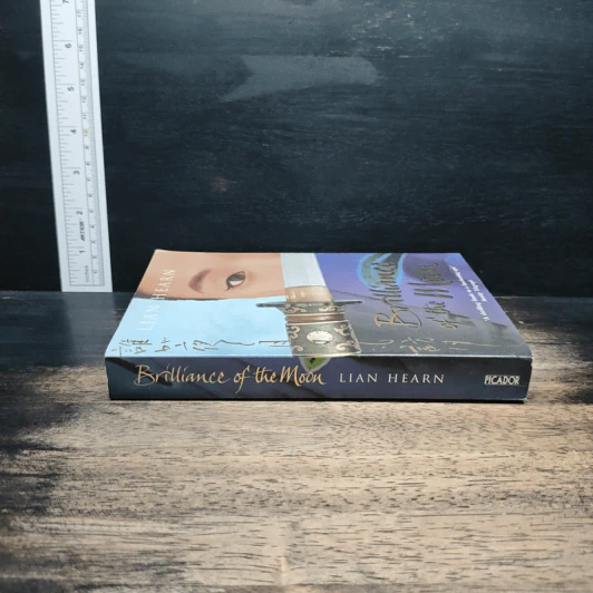 Brilliance of the Moon - Lian Hearn รูปที่ 3