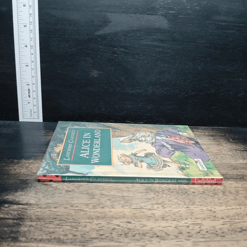 Alice in Wonderland - Ladybird Classics รูปที่ 3