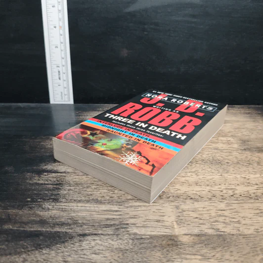 Three in Death - J. D. Robb รูปที่ 4
