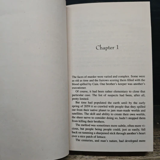 Three in Death - J. D. Robb รูปที่ 7