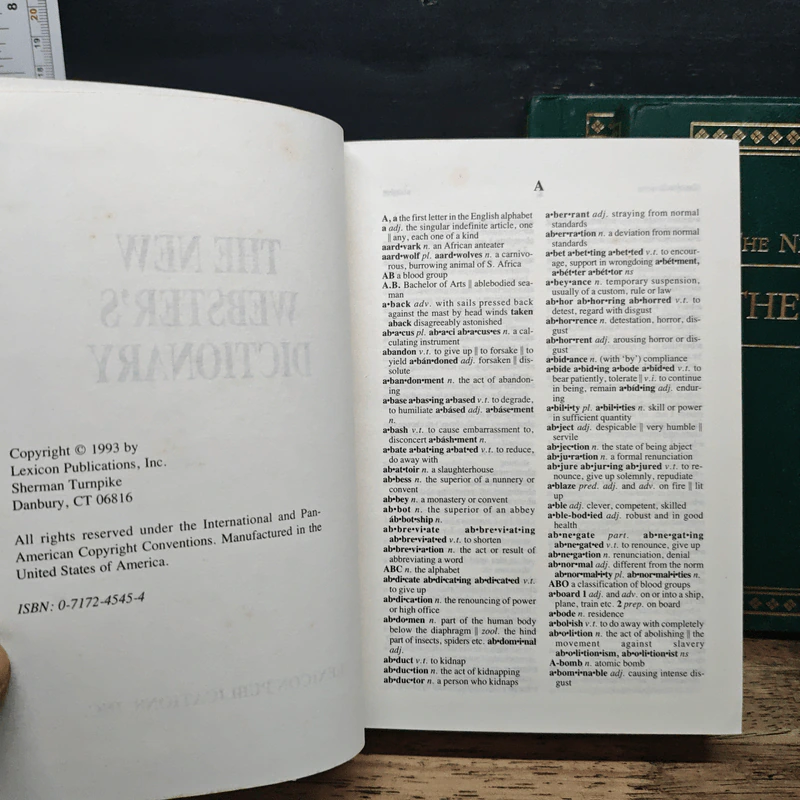 The New Webster's Desk Reference Library 3 Book รูปที่ 8