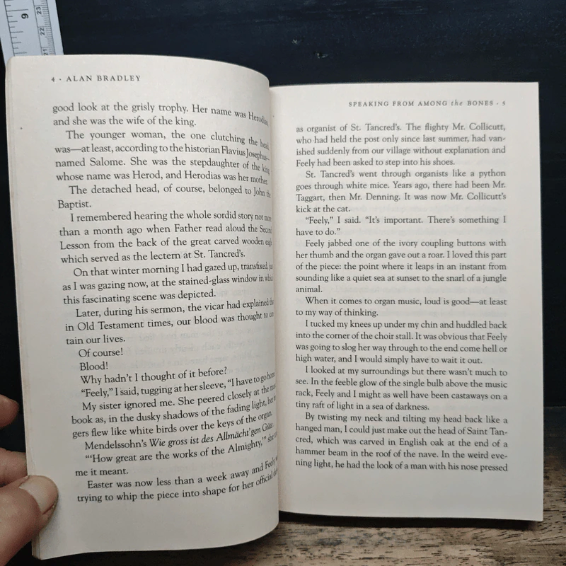 Speaking from Among the Bones - Alan Bradley รูปที่ 8