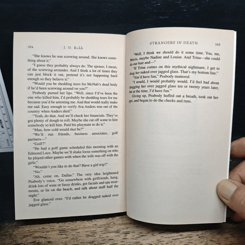 Three in Death - J. D. Robb รูปที่ 8