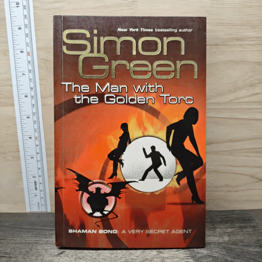 The Man with the Golden Torc - Simon Green รูปที่ 1
