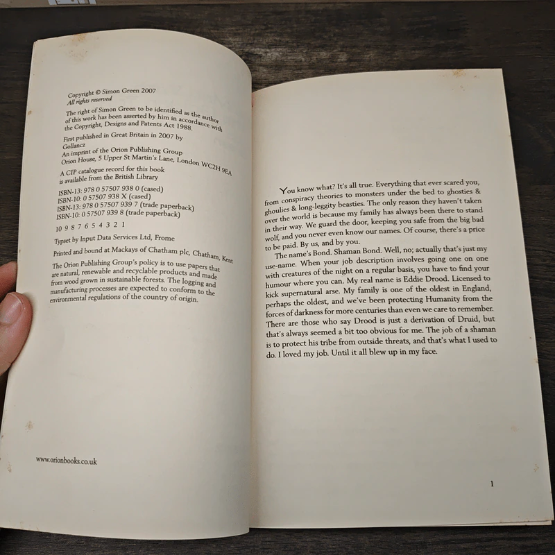 The Man with the Golden Torc - Simon Green รูปที่ 6