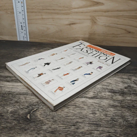 Knowing Fashion Book One - วาริน จันทราเจริญ รูปที่ 3