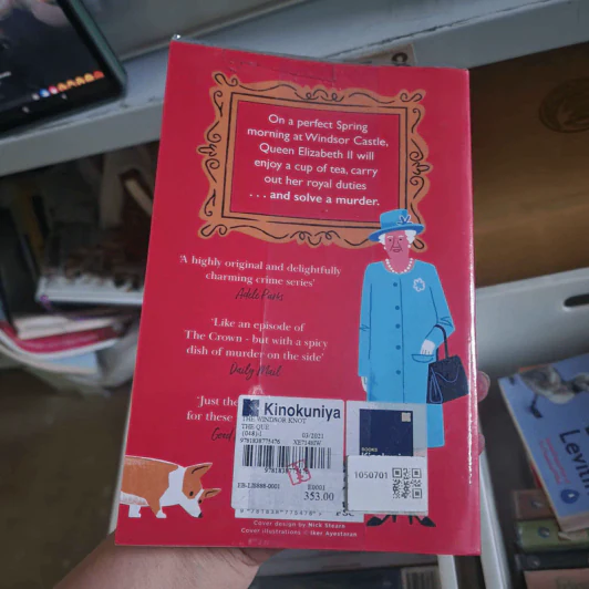 The Windsor Knot : The Queen investigates a murder in this delightfully clever mystery for fans of The Thursday Murder Club รูปที่ 2