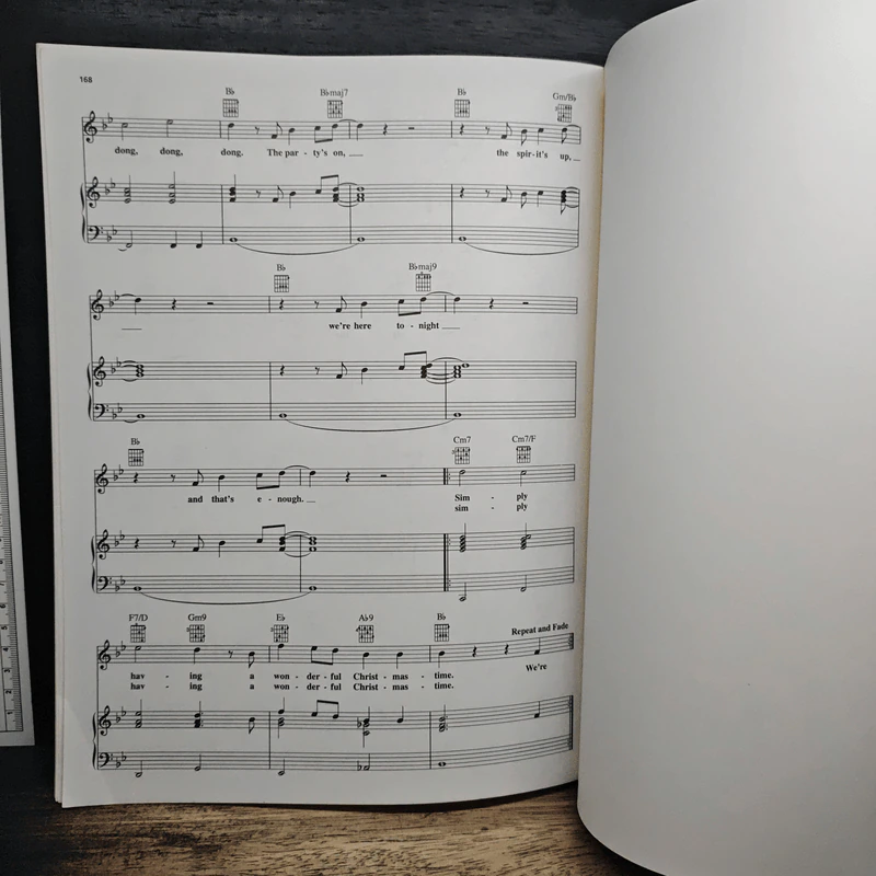 A Very Merry Christmas Piano - Vocal - Guitar (โน๊ตเพลงวันคริสต์มาส) รูปที่ 9