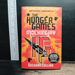 The Hunger Games: Mockingjay - Suzanne Collins