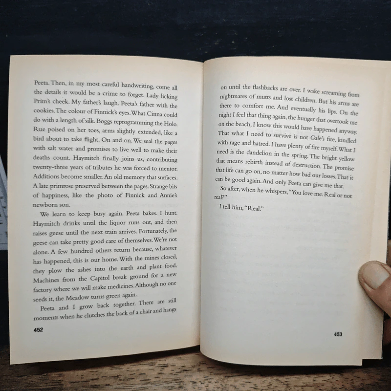 The Hunger Games: Mockingjay - Suzanne Collins รูปที่ 9