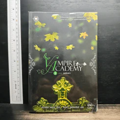 Vampire Academy 3 ตอน จุมพิตเงา - Richelle Mead, ต้องตา สุธรรมรังษี รูปที่ 1
