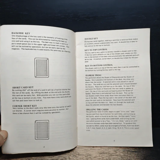 125 Magic Tricks Performed with a Regular Deck of Cards รูปที่ 8