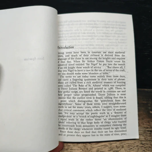 Dictionary of Collective Nouns and Group Terms รูปที่ 6