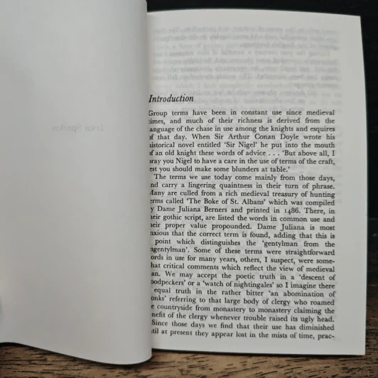 Dictionary of Collective Nouns and Group Terms รูปที่ 6