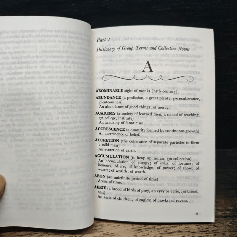 Dictionary of Collective Nouns and Group Terms รูปที่ 7