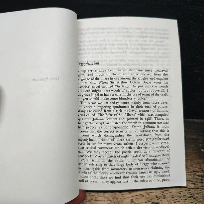 Dictionary of Collective Nouns and Group Terms รูปที่ 6