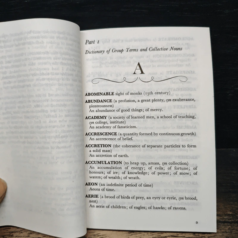 Dictionary of Collective Nouns and Group Terms รูปที่ 7