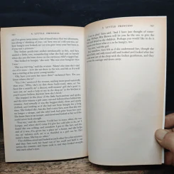 A Little Princess - Frances Hodgson Burnett รูปที่ 9