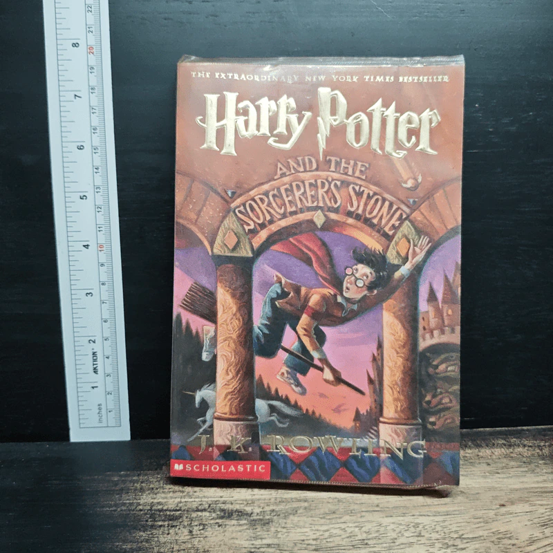 Harry Potter And The Sorcerer's Stone - J.K.Rowling รูปที่ 1