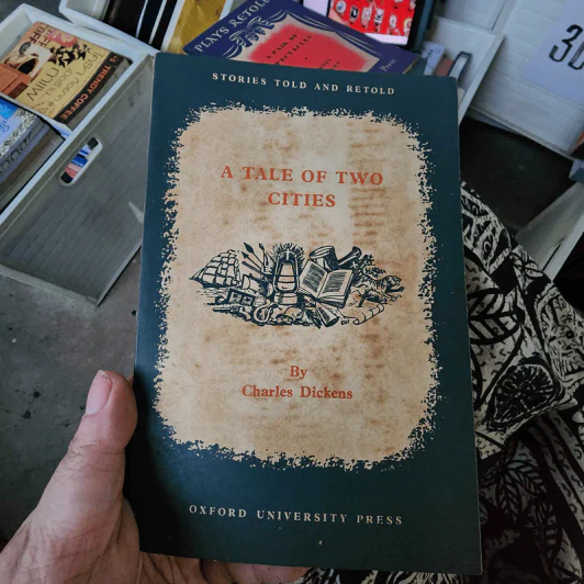 A Tale of Two Cities - Chales Dickens รูปที่ 1