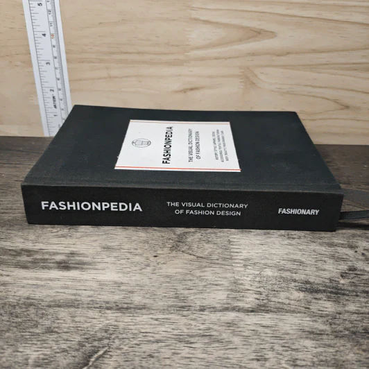 Fashionpedia : The Visual Dictionary of Fashion Design - Fashionary รูปที่ 2