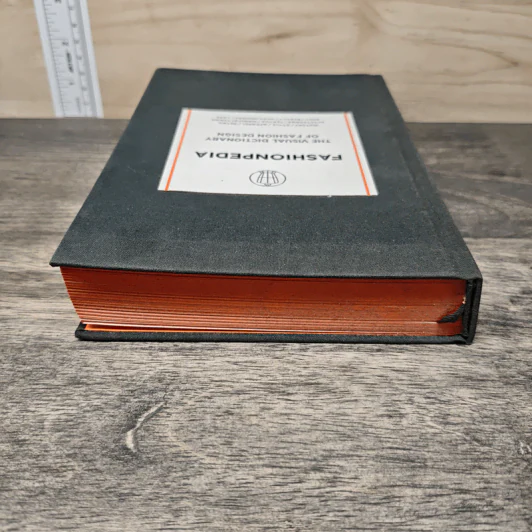 Fashionpedia : The Visual Dictionary of Fashion Design - Fashionary รูปที่ 4