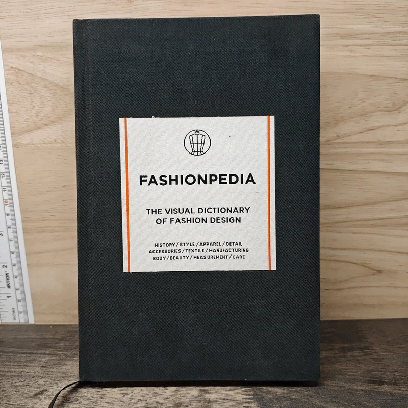 Fashionpedia : The Visual Dictionary of Fashion Design - Fashionary รูปที่ 1