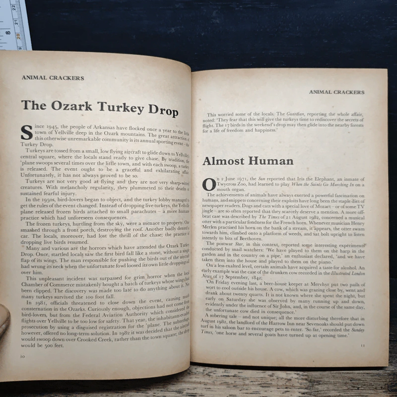 Strange But True: The World's Weirdest Newspaper Stories - Tim Healey รูปที่ 8