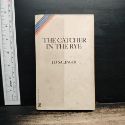 The Catcher in the Rye - J. D. Salinger รูปที่ 1