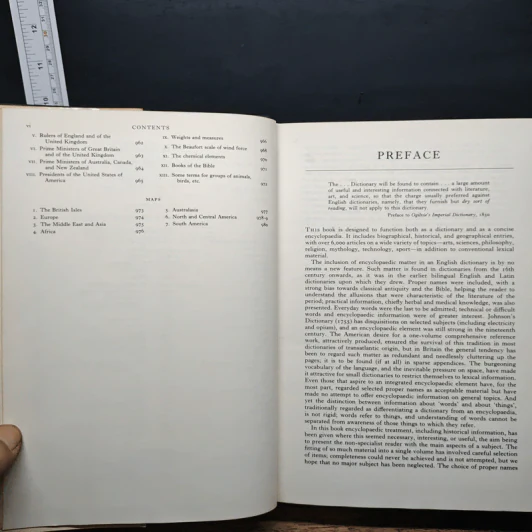 The Oxford Reference Dictionary รูปที่ 7