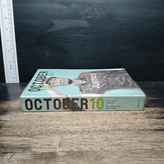 October No.10 รูปที่ 3