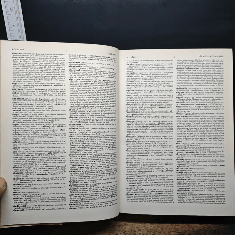 The Oxford Reference Dictionary รูปที่ 9