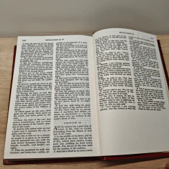 Holy Bible รูปที่ 8