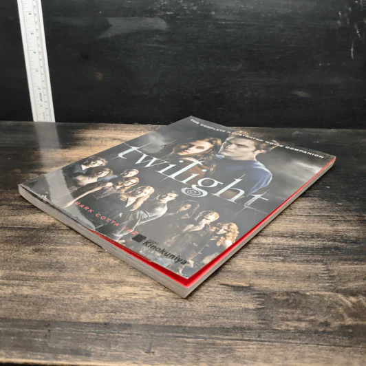 Twilight: The Complete Illustrated Movie Companion - Mark Cotta Vaz รูปที่ 4
