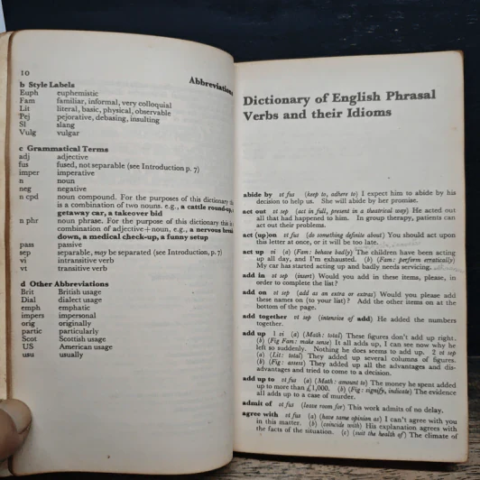 COLLINS Dictionary of English Phrasal Verbs and their Idioms รูปที่ 7