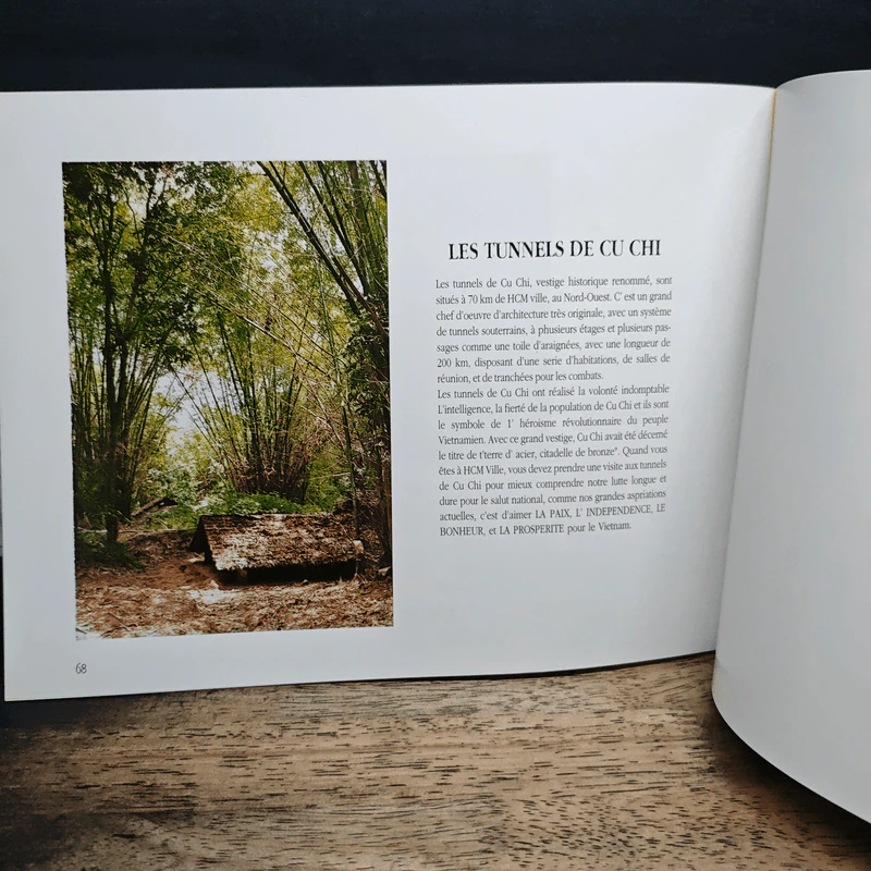 The Document Album of Cu Chi L'album Documentaire De Cu Chi 1960-1975 รูปที่ 11